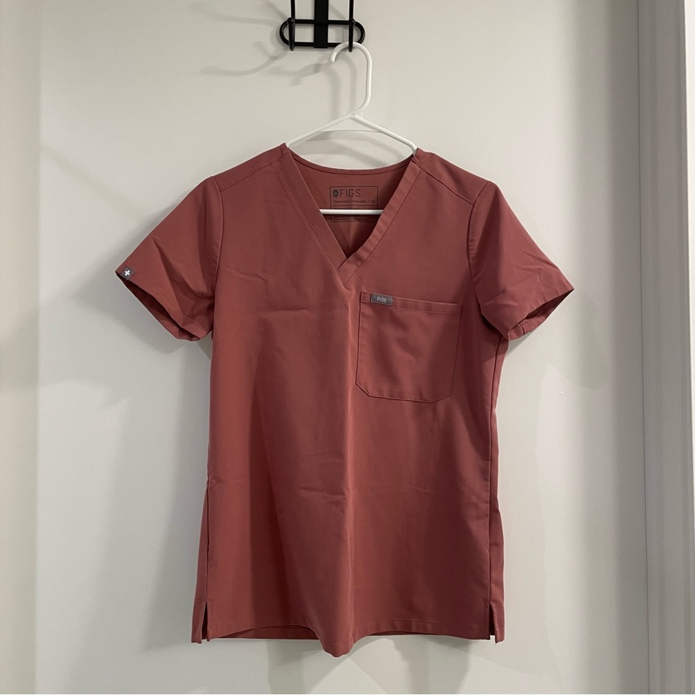 FIGS Catarina Scrub Top in Mauve | Size XS
